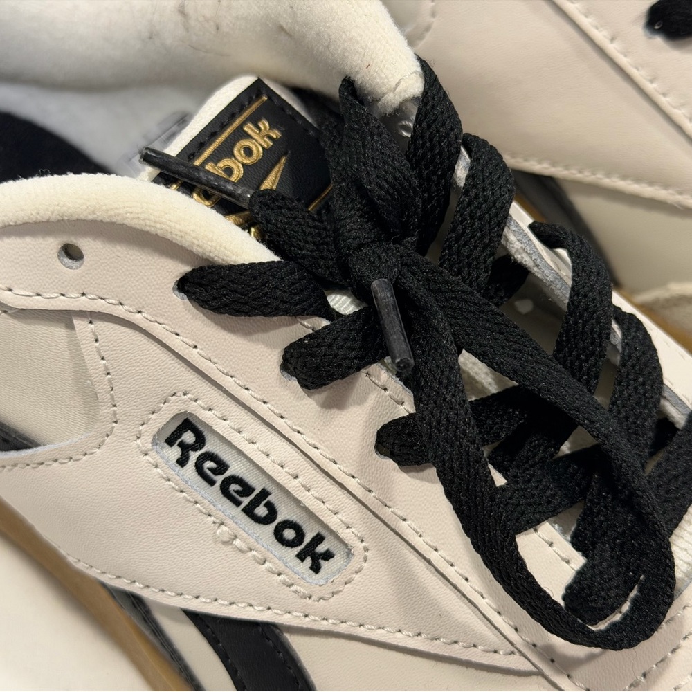 Reebok Classic White and Black Shoes - Picture 4 of 7